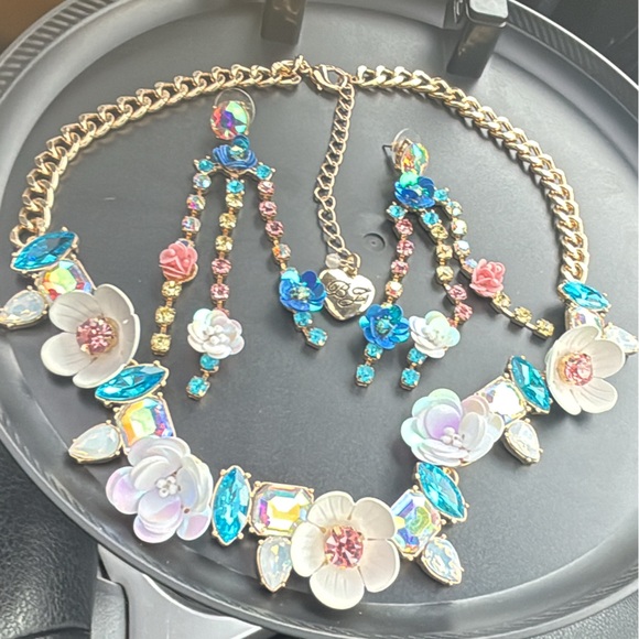 Betsy Jones Necklace & Earrings Set - Picture 3 of 3